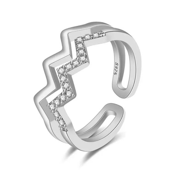 Beautiful 925 CZ Adjustable Ring - Picture 3 of 7